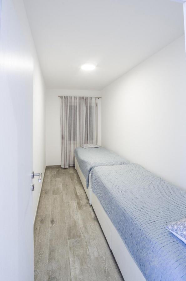 Appartement Mare à Rogoznica  Extérieur photo
